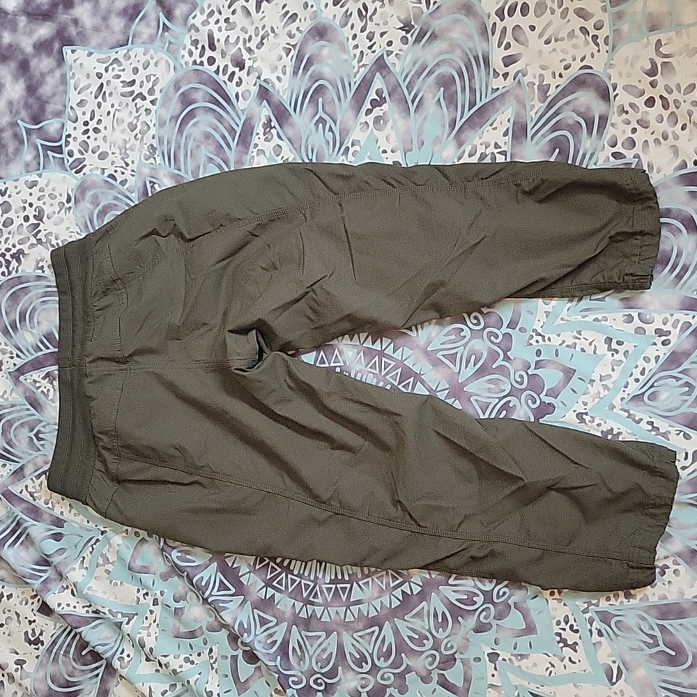 GUC The North Face Aphrodite Capris - Picture 4 of 9